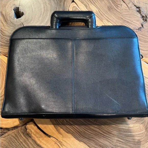 Targus Travel Laptop Bag - Picture 5 of 8